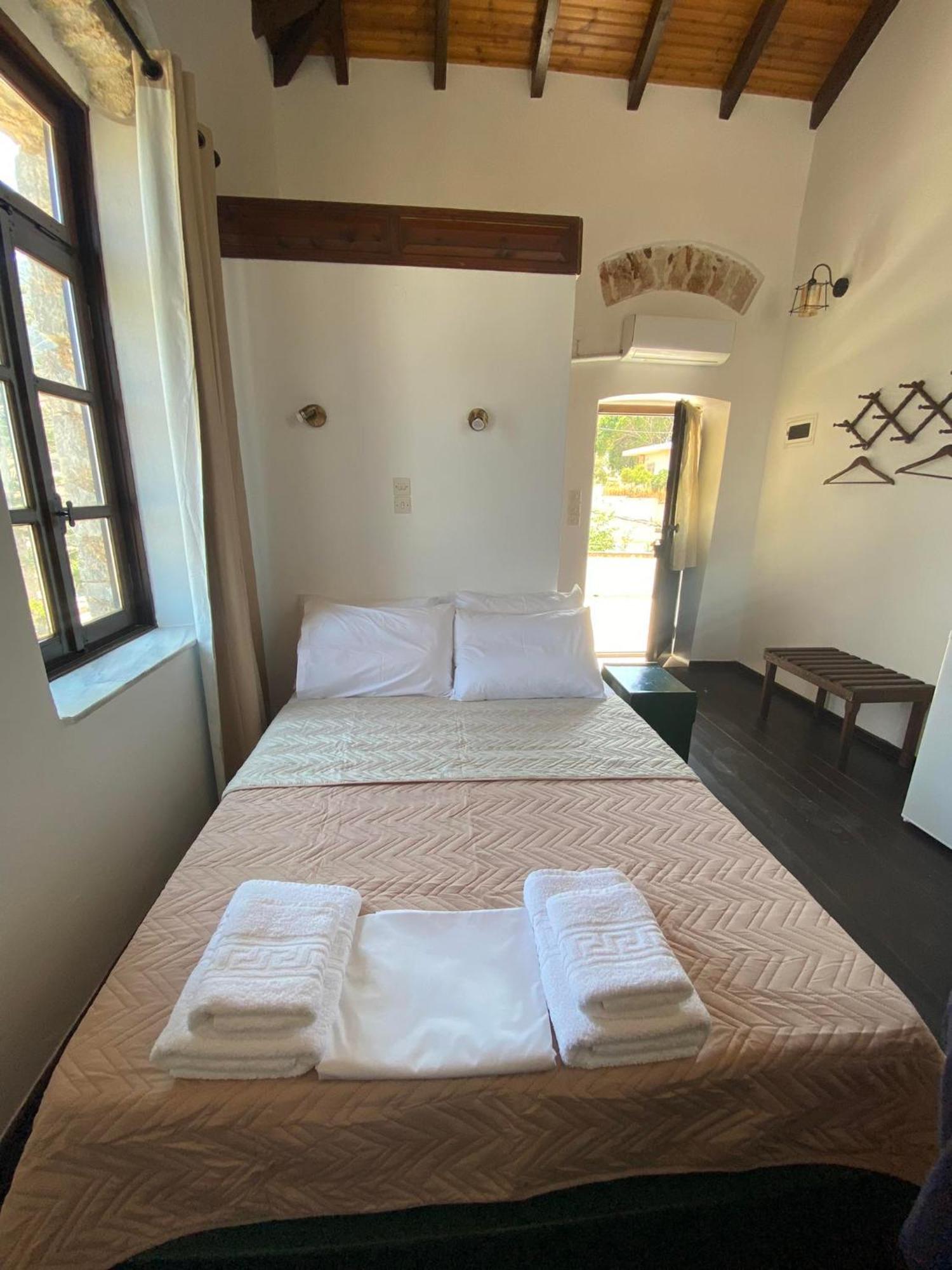 דירות Yefira Belessi'S Mansion מראה חיצוני תמונה